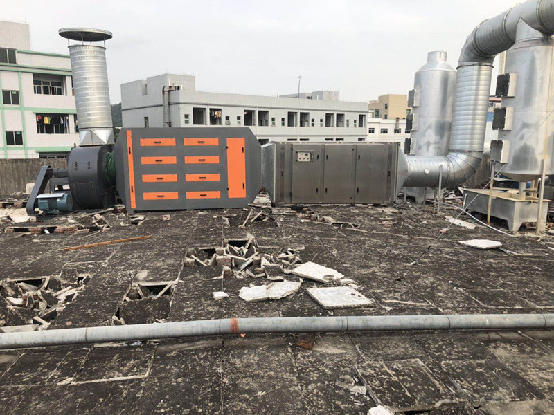 30000—40000風(fēng)量UV光解加活性炭過(guò)濾設(shè)備